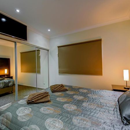 Western Downs Motor Inn Miles Экстерьер фото