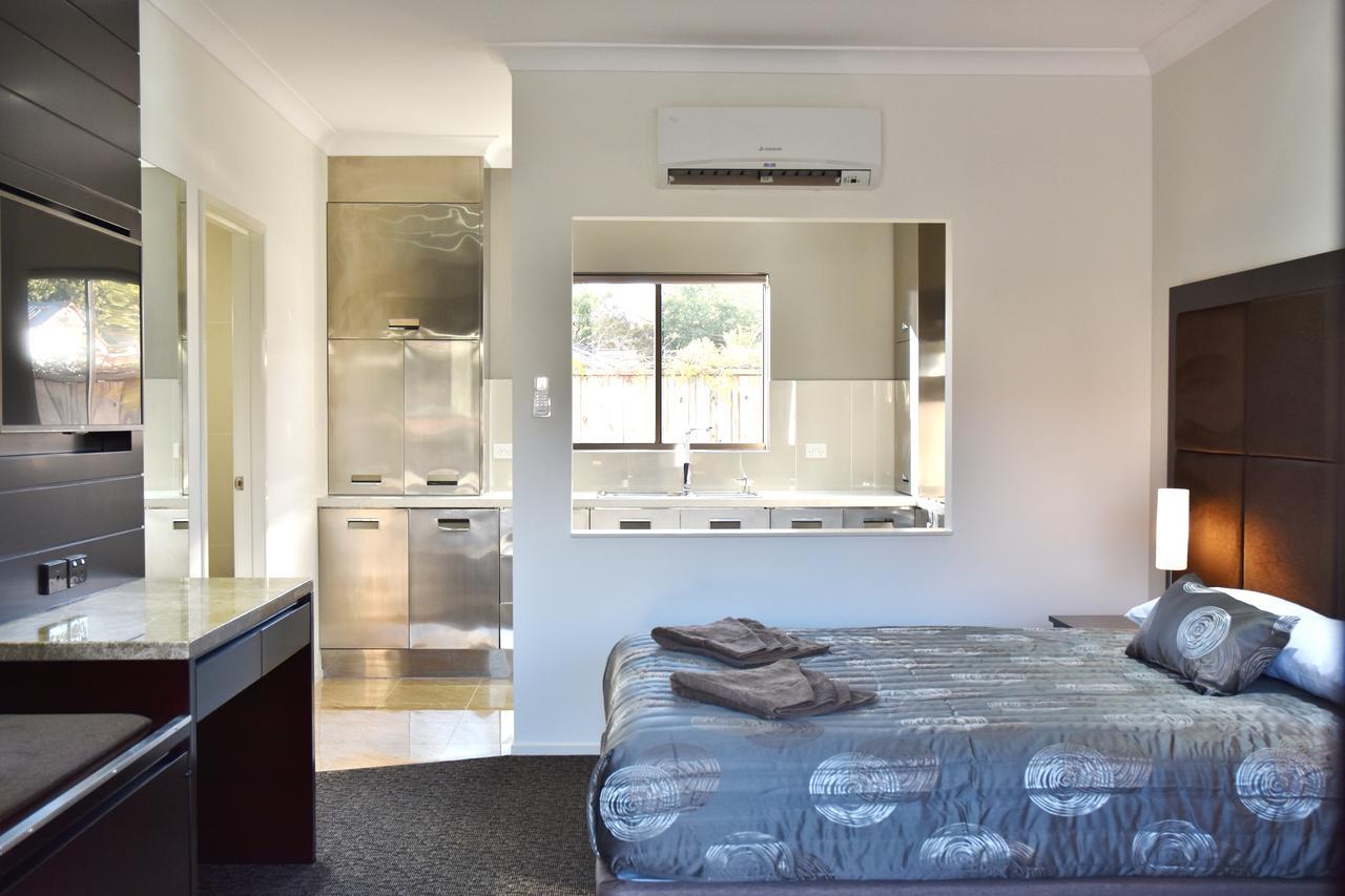 Western Downs Motor Inn Miles Экстерьер фото