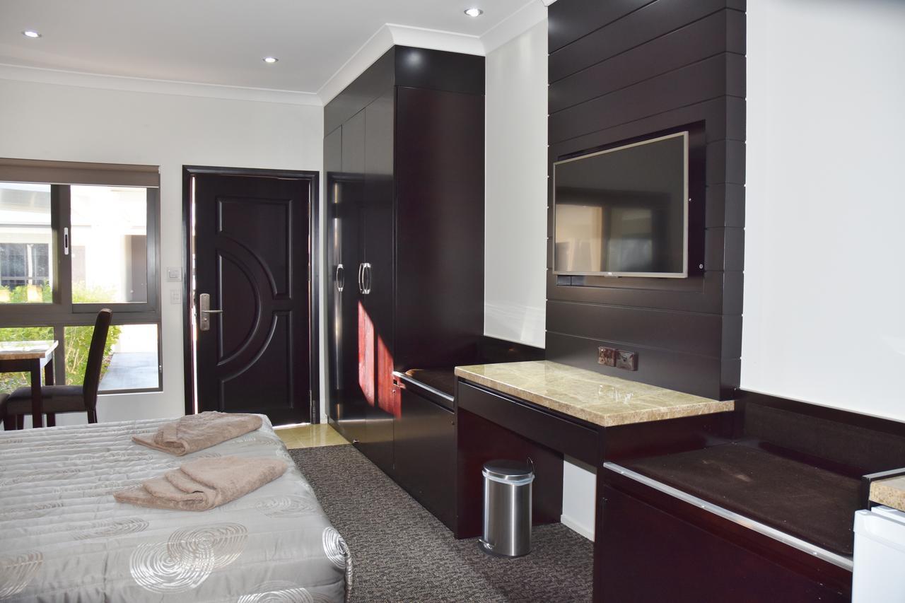 Western Downs Motor Inn Miles Экстерьер фото