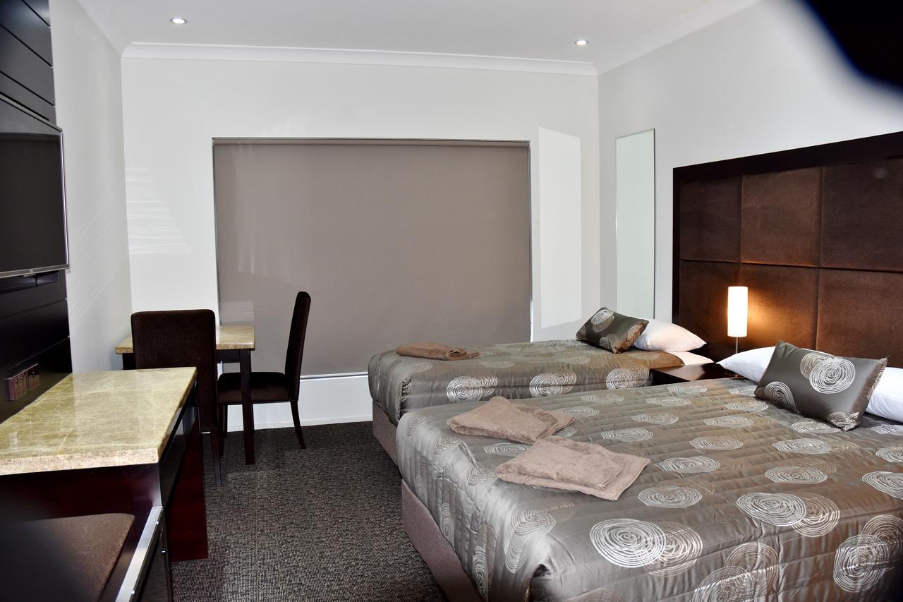 Western Downs Motor Inn Miles Экстерьер фото
