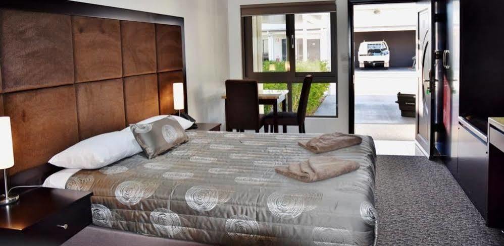 Western Downs Motor Inn Miles Экстерьер фото