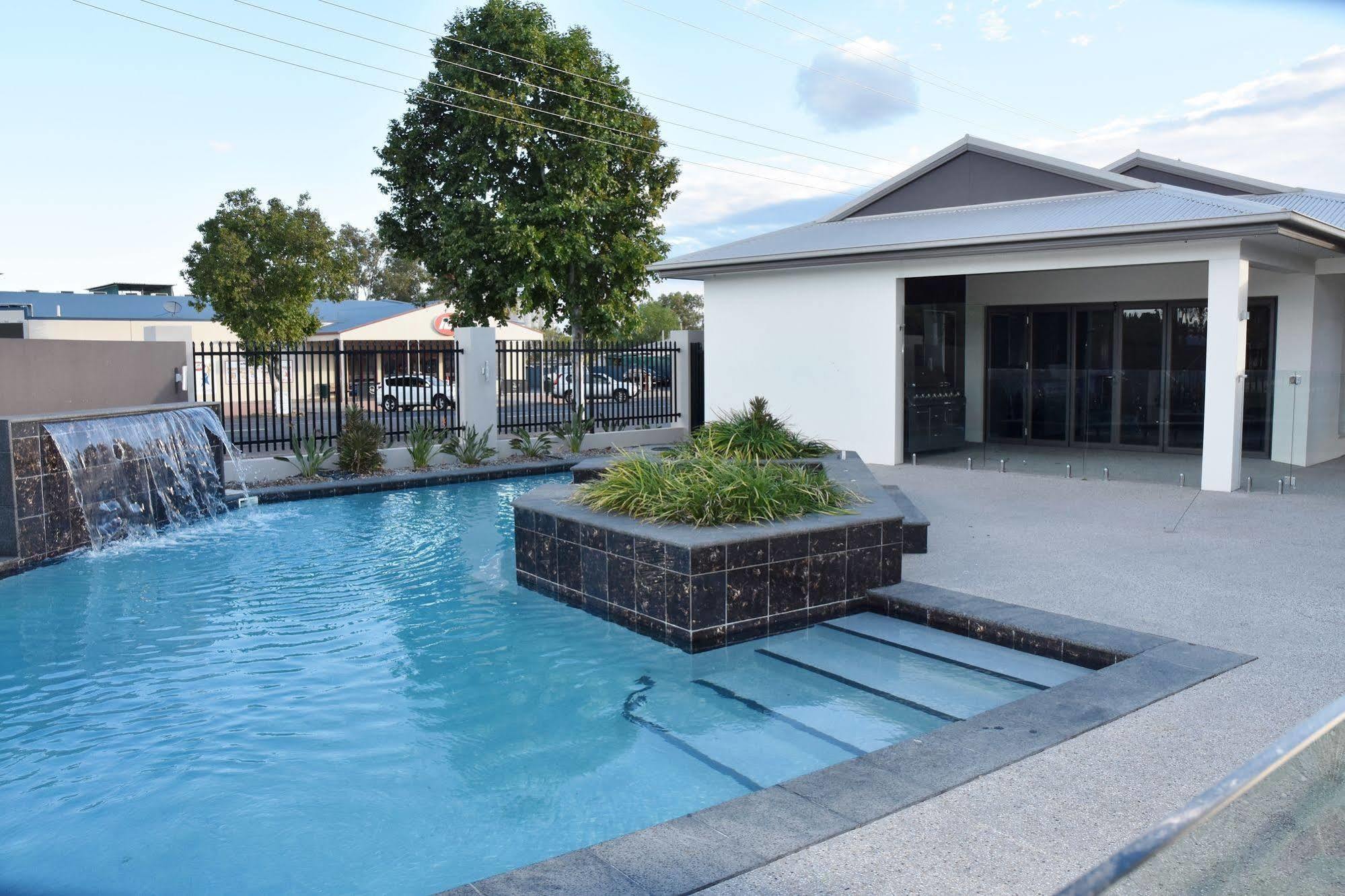 Western Downs Motor Inn Miles Экстерьер фото