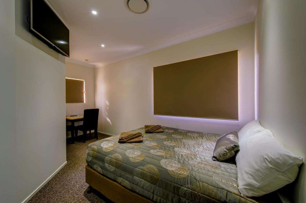 Western Downs Motor Inn Miles Экстерьер фото